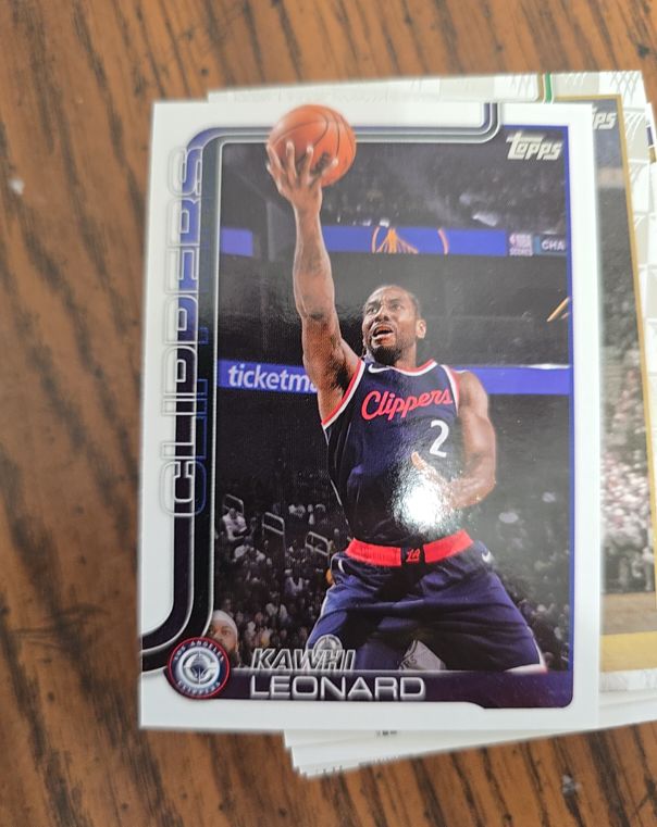 2025 Topps #142 Kawhi Leonard — front