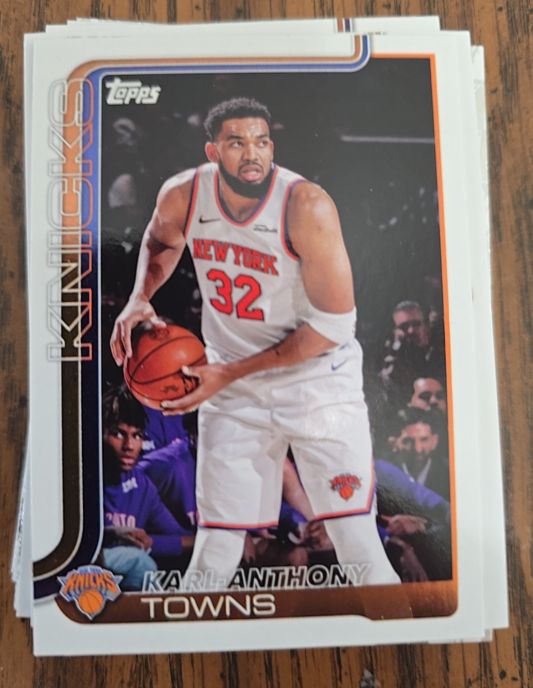 2025 Topps #19 Karl-Anthony Towns — front