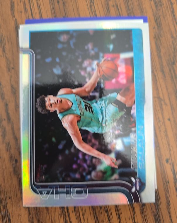 2025 Topps Chrome #39 LaMelo Ball — front