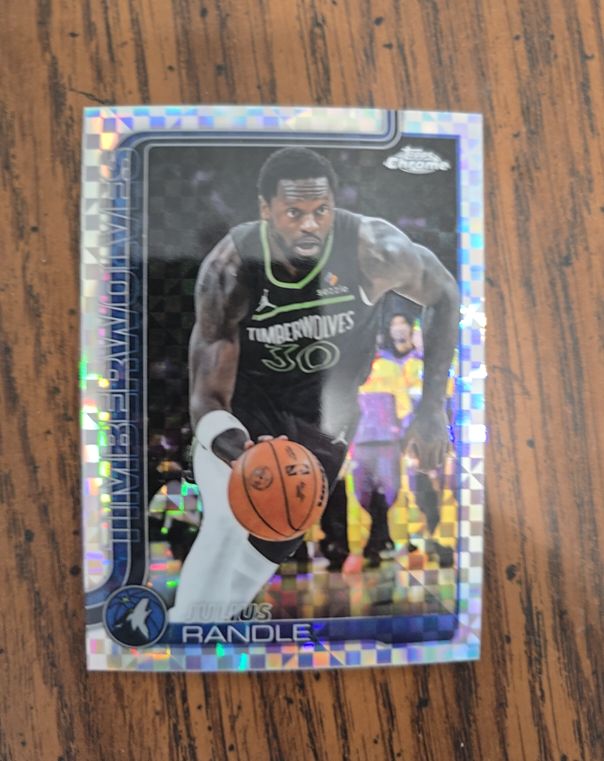 2025 Topps Chrome #123 Julius Randle — front