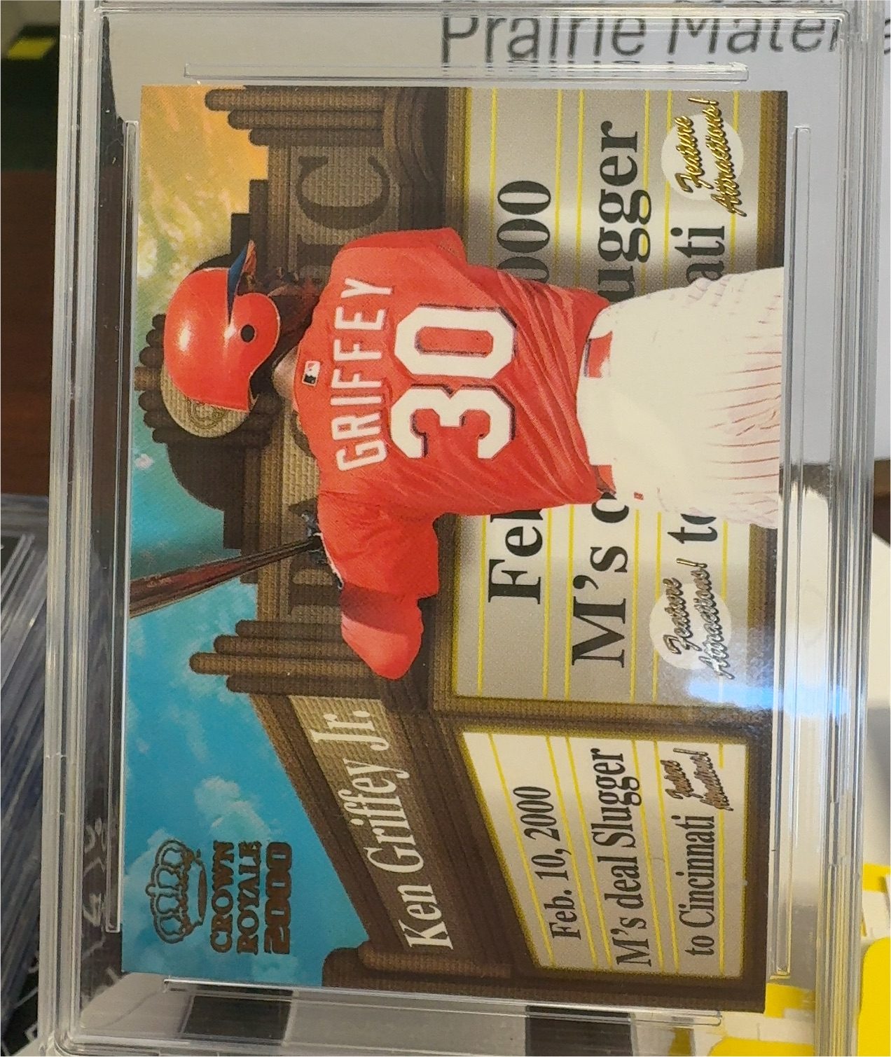 2000 Pacific Crown Royale Feature Attractions #9 Ken Griffey Jr — front