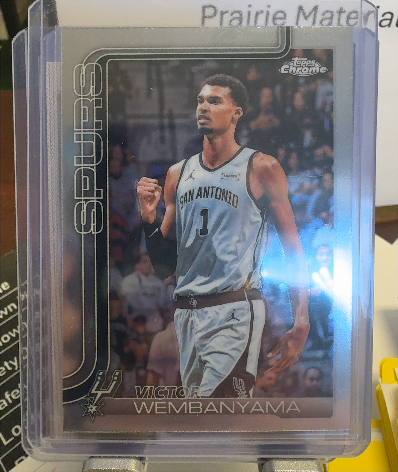 2025 Topps Chrome #221 Victor Wembanyama — front