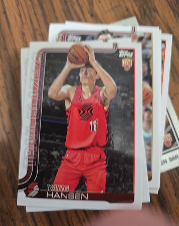 2025 Topps #216 Yang Hansen — front