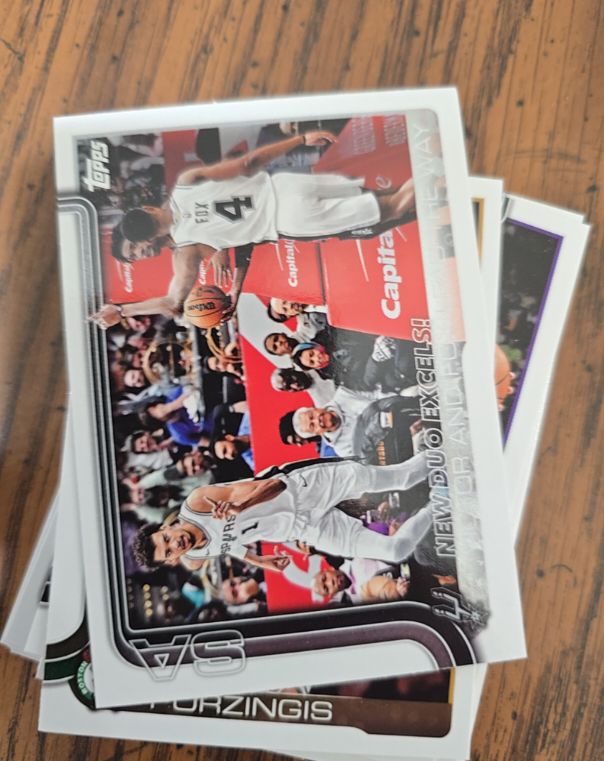 2025 Topps #300 Victor Wembanyama & De'Aaron Fox — front