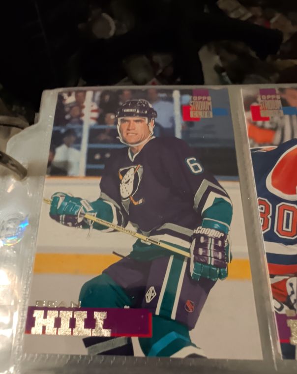 1994 Stadium Club #100 Brett Hull — front