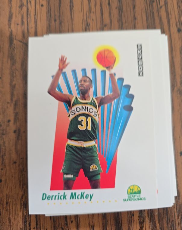 1991 Skybox #272 Derrick McKey — front