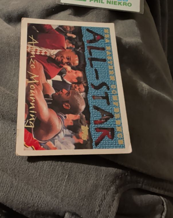 1994 Topps #8 Alonzo Mourning — front