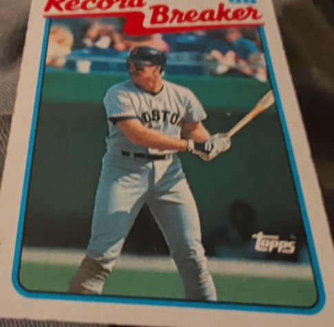 1989 Topps #2 Wade Boggs — front