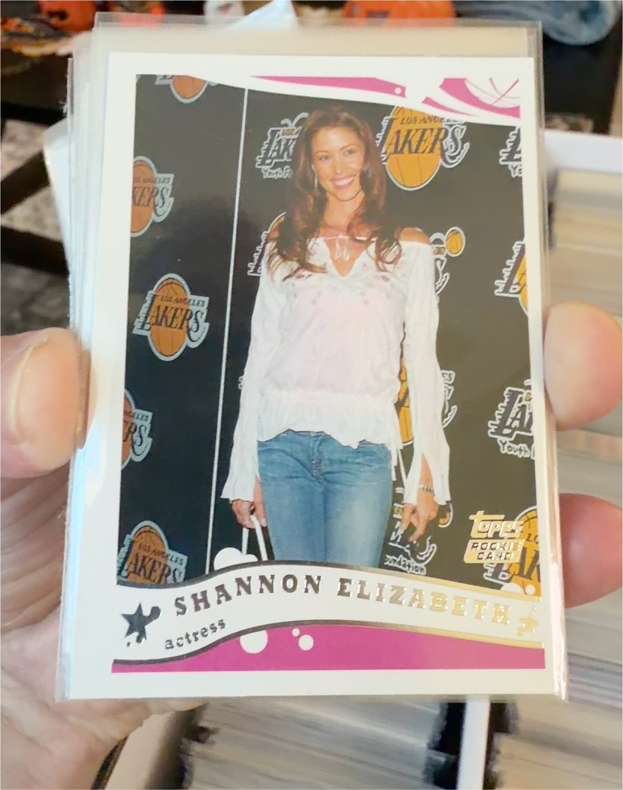 2005 Topps #251 Shannon Elizabeth — front
