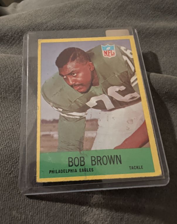 1967 Philadelphia #135 Bob Brown — front