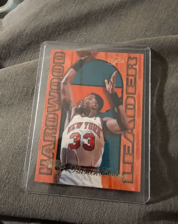 1995 Fleer Flair Hardwood Leaders #18 Patrick Ewing — front
