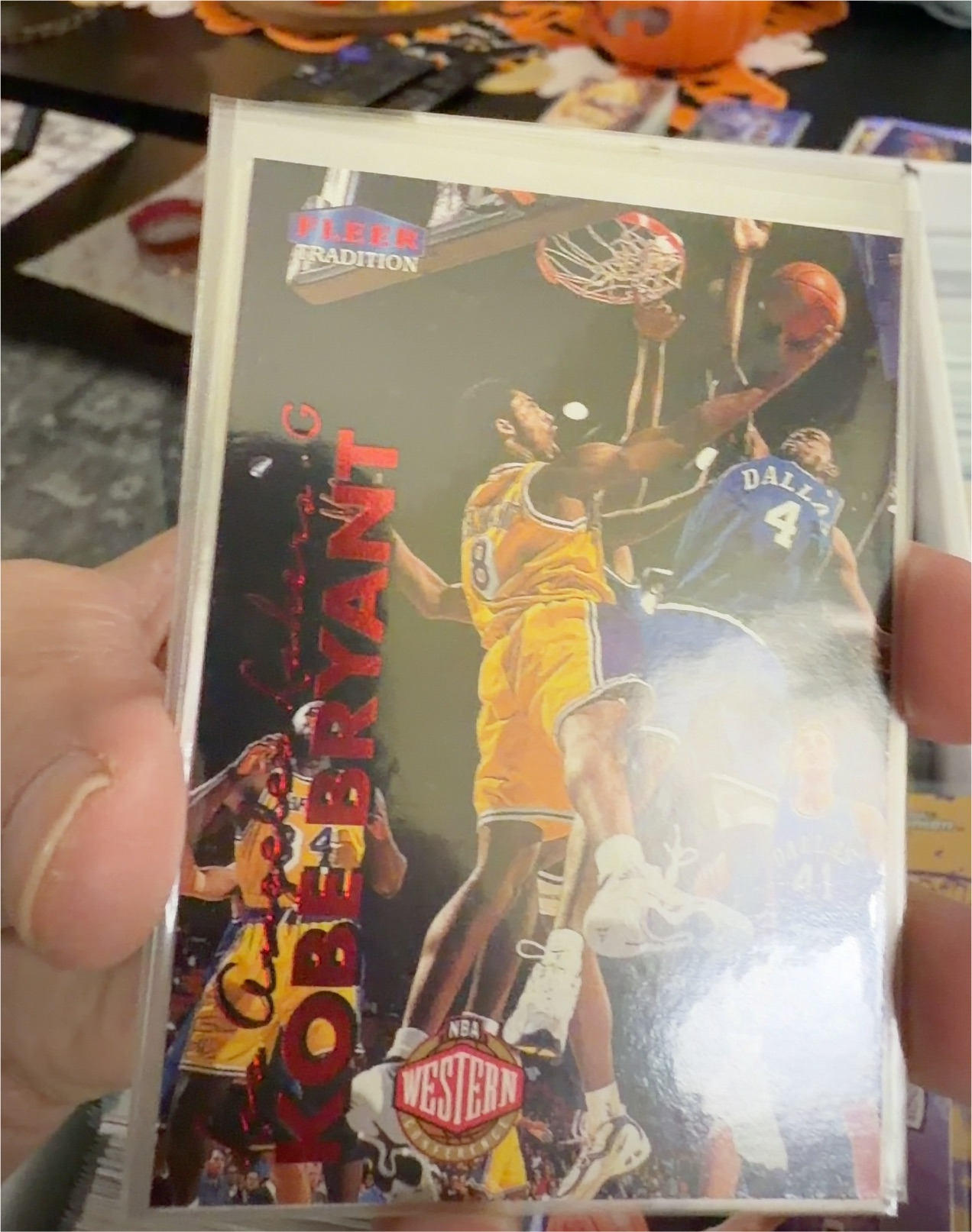 1999 Fleer Tradition #2 Kobe Bryant — front