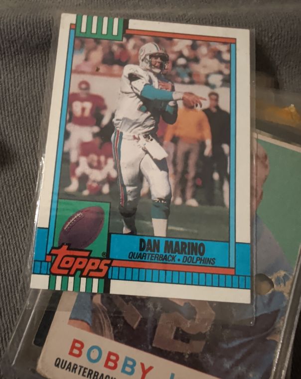 1990 Topps #323 Dan Marino — front