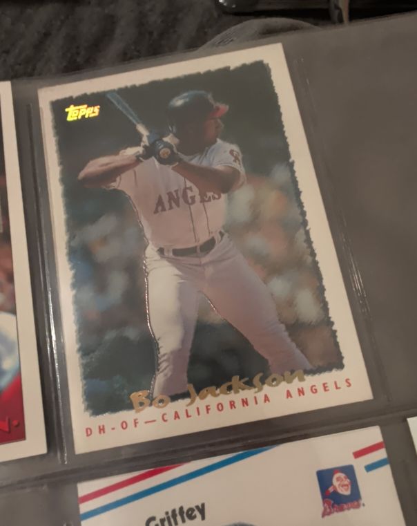 1995 Topps #592 Bo Jackson — front