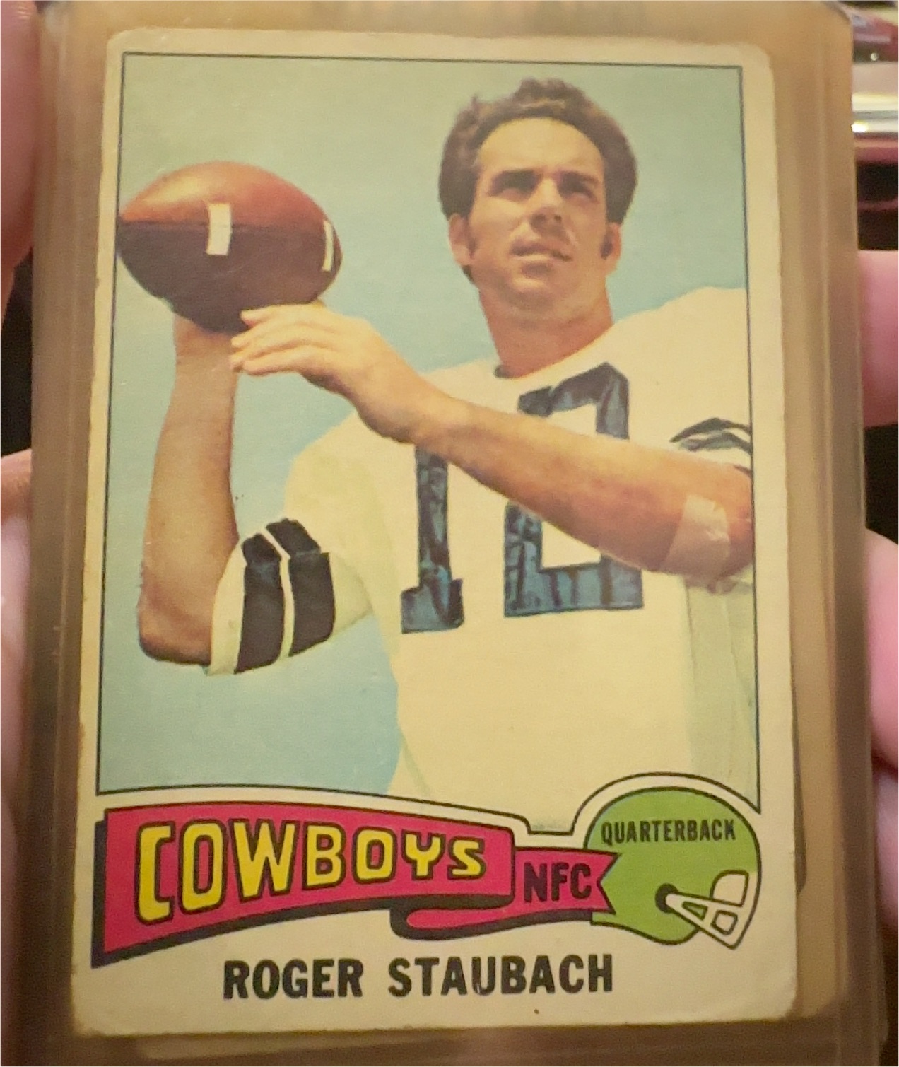 1975 Topps #145 Roger Staubach — front