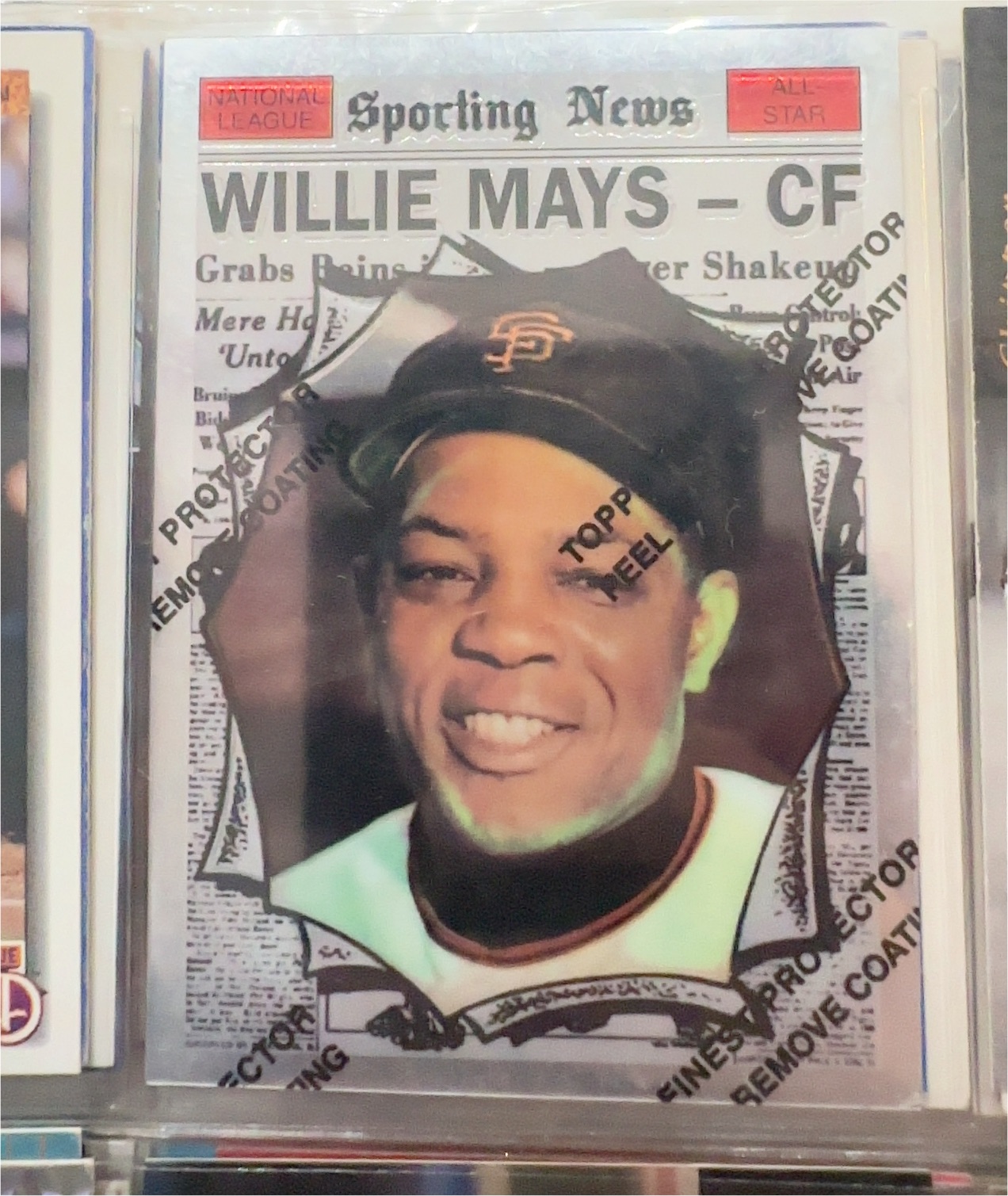 1997 Topps Willie Mays Commemorative Reprint #17 Willie Mays — front