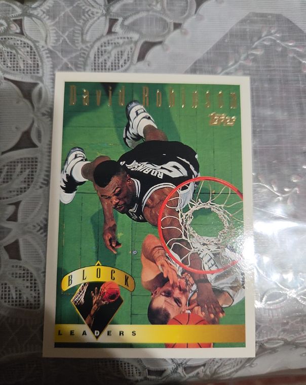 1995 Topps #29 David Robinson — front
