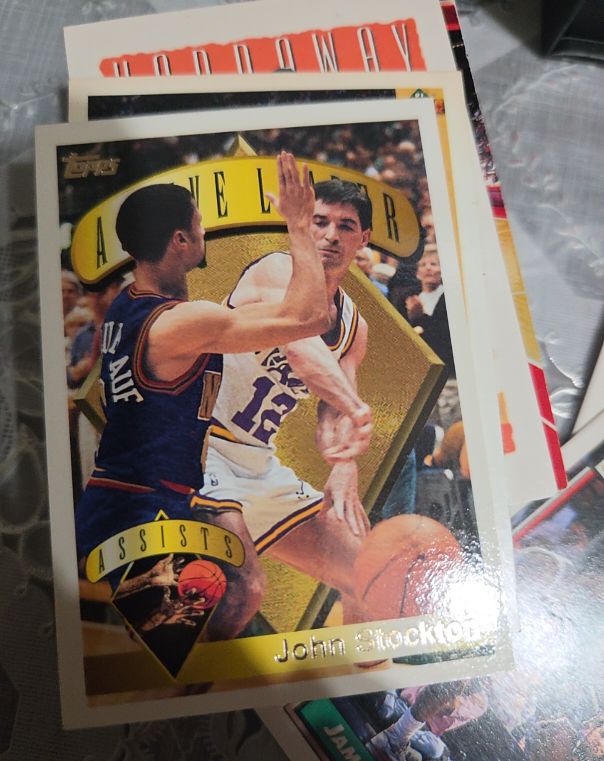 1995 Topps #3 John Stockton — front