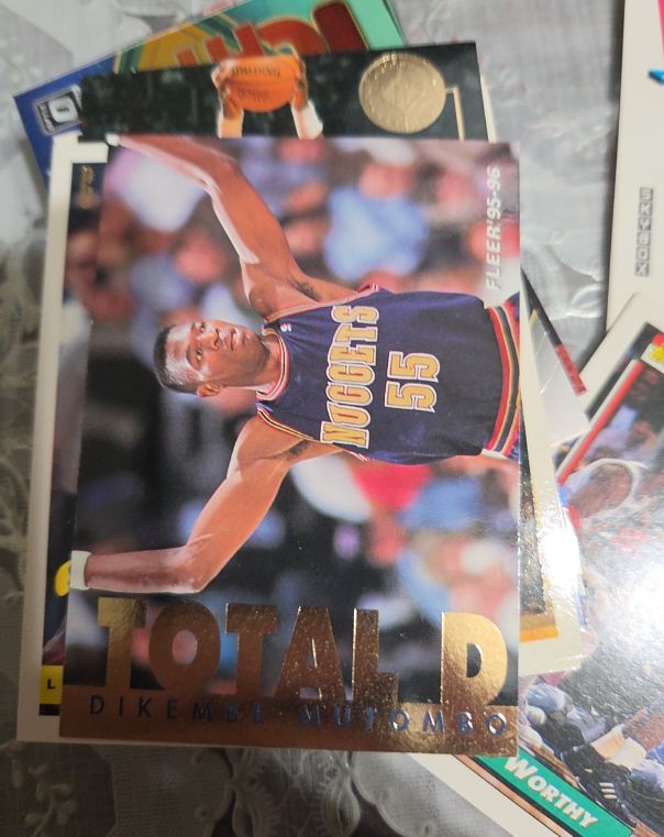 1995 Fleer Total D #5 Dikembe Mutombo — front