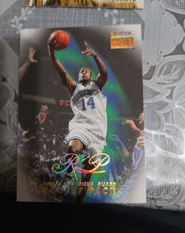 1998 Skybox Premium #148 Robert Pack — front