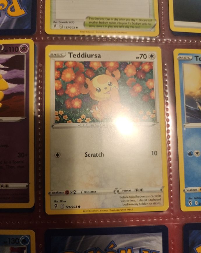 Pokemon Evolving Skies #126 Teddiursa — front