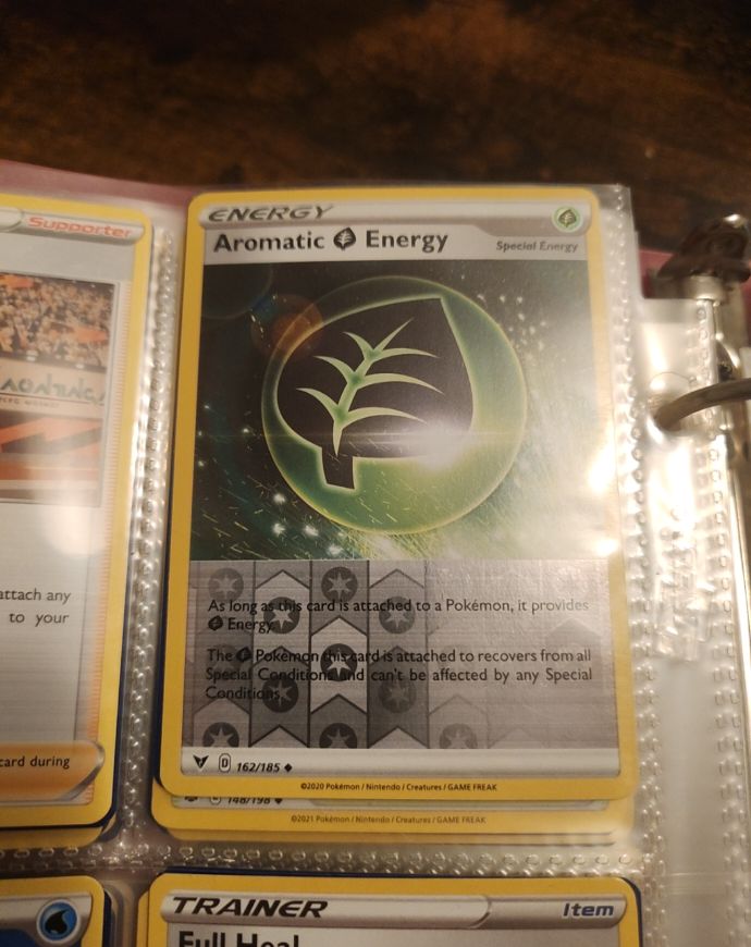 Pokemon Vivid Voltage #162 Aromatic Energy — front