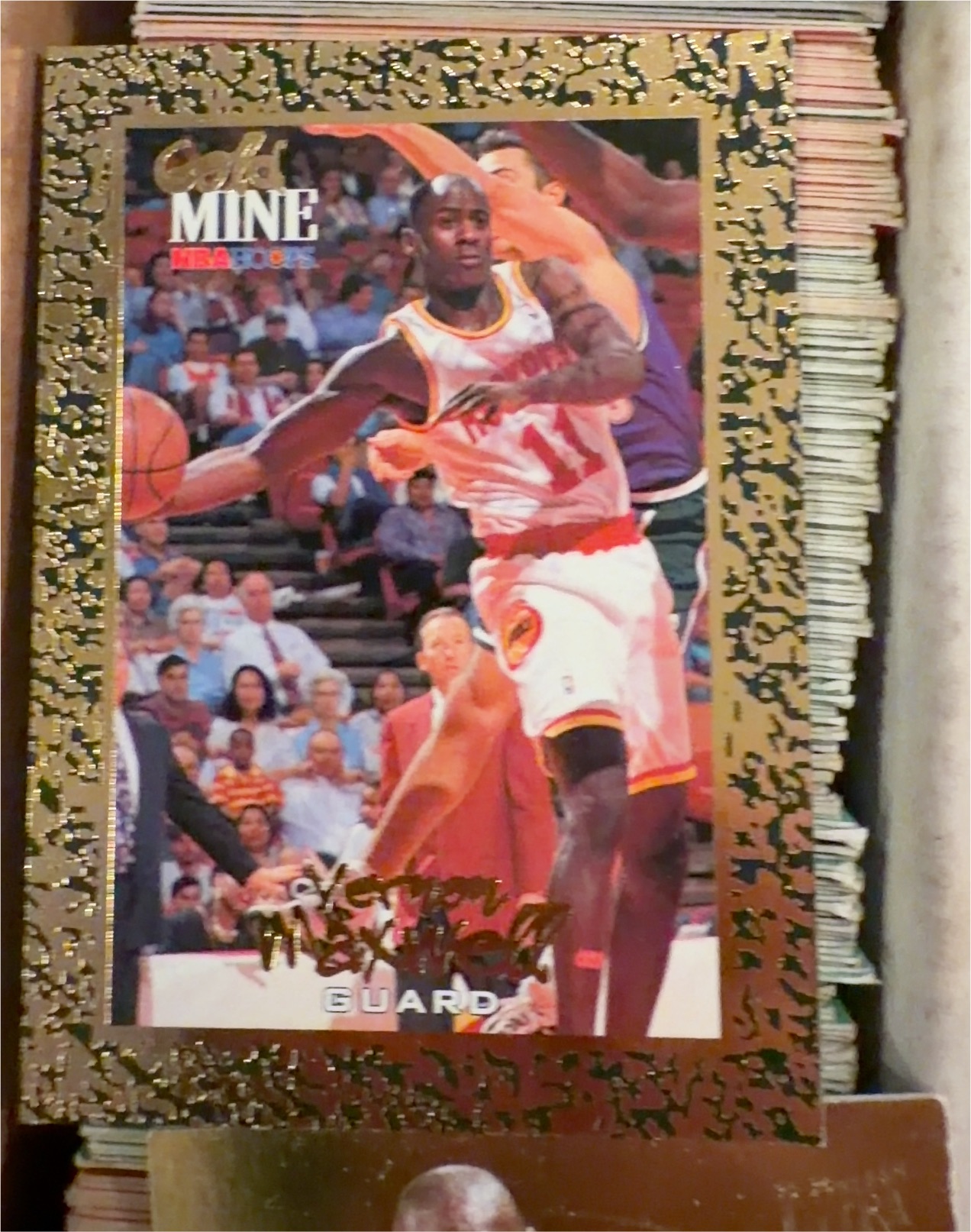 1995 Skybox NBA Hoops Gold Mine #437 Vernon Maxwell — front