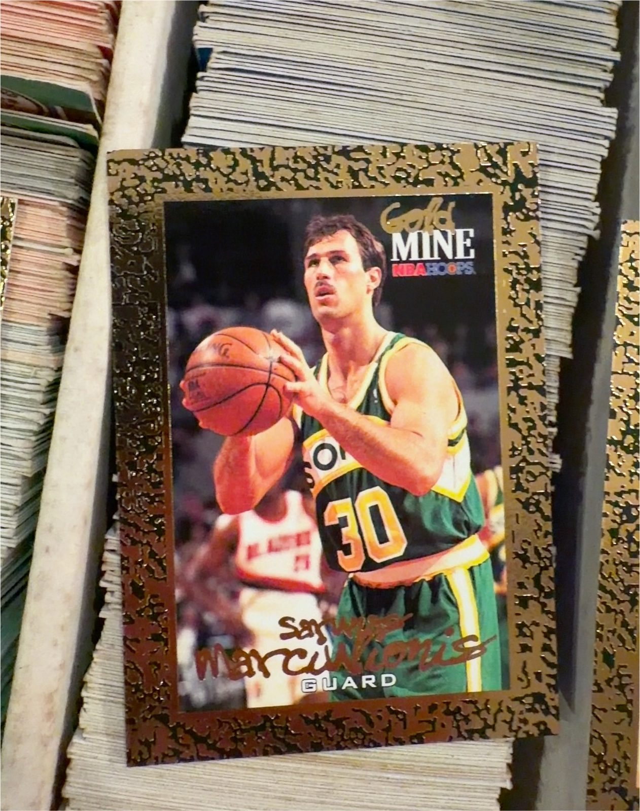 1994 Hoops #449 Sarunas Marciulionis — front